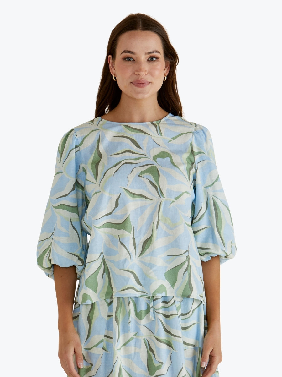 Betty Basics Belize Blouse in Garden Print