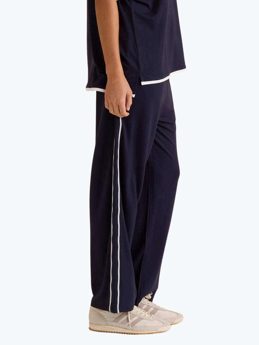 Betty Basics Evelyn Wide Leg Jogger BB7077