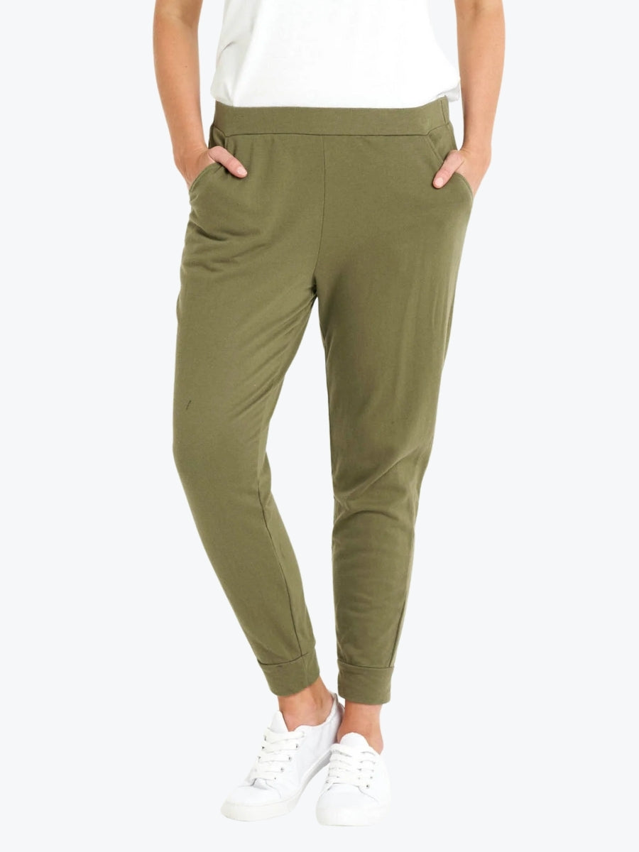 Betty Basics Lindsay Jogger in Khaki