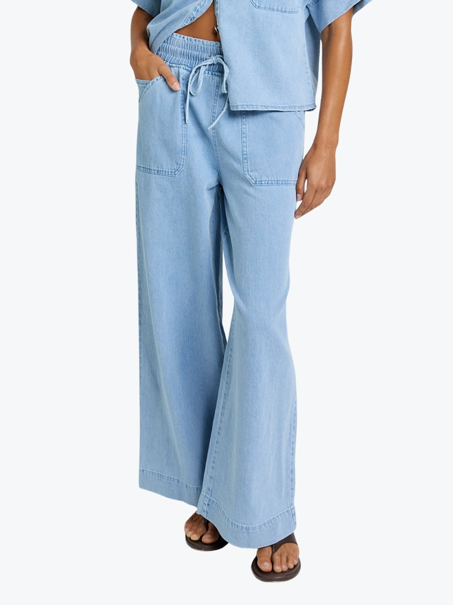 Betty Basics Saffra Relax Leg Jean | Medium Wash