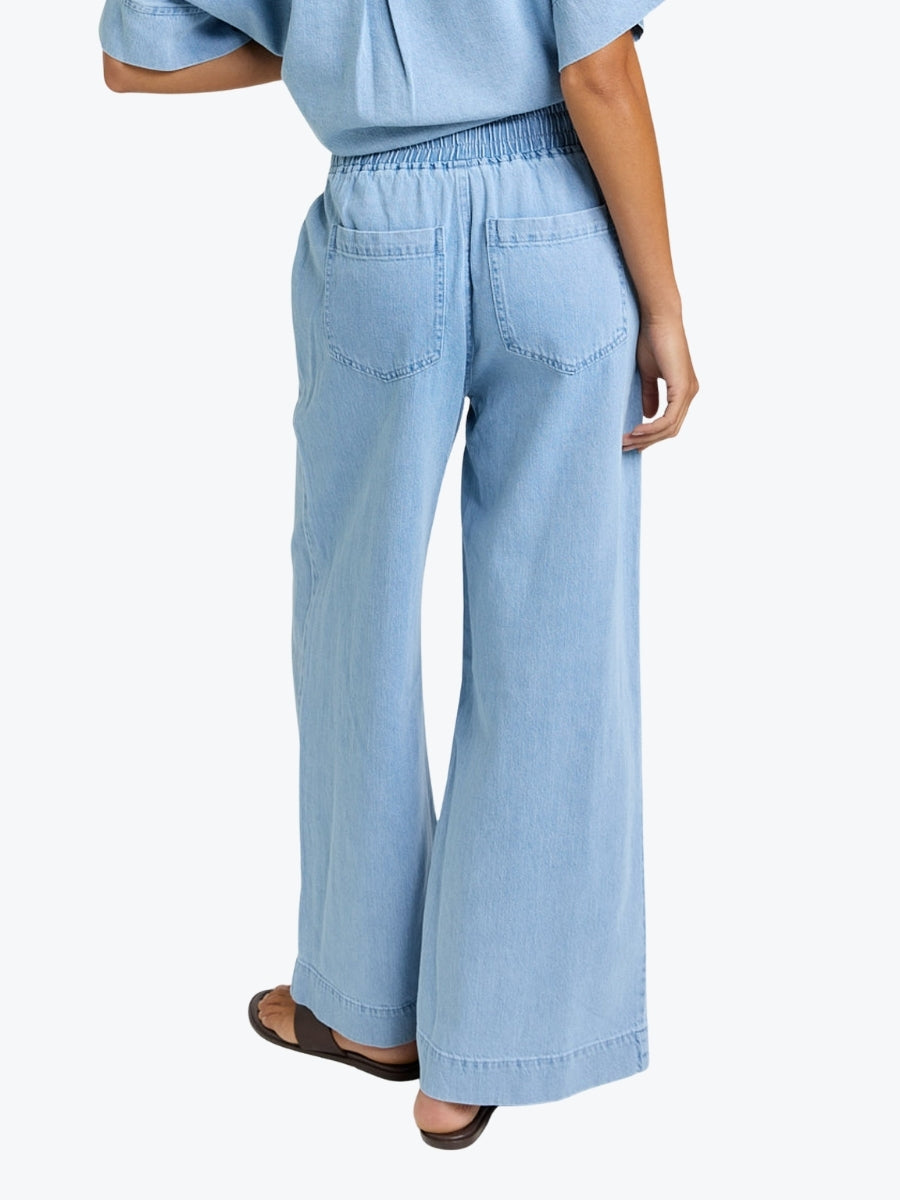 Betty Basics Saffra Relax Leg Jean | Medium Wash
