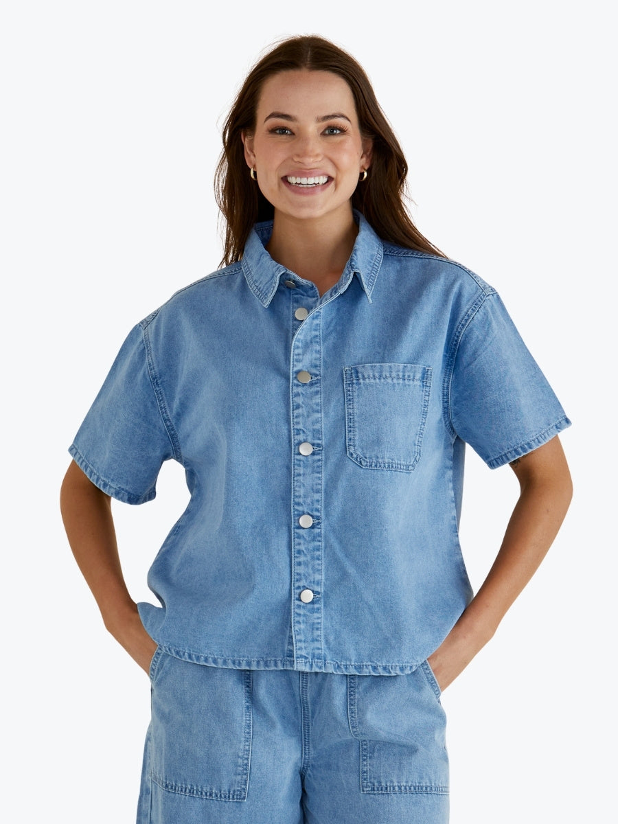 Betty Basics Short Sleeve Denim Shirt in Medium Wash
