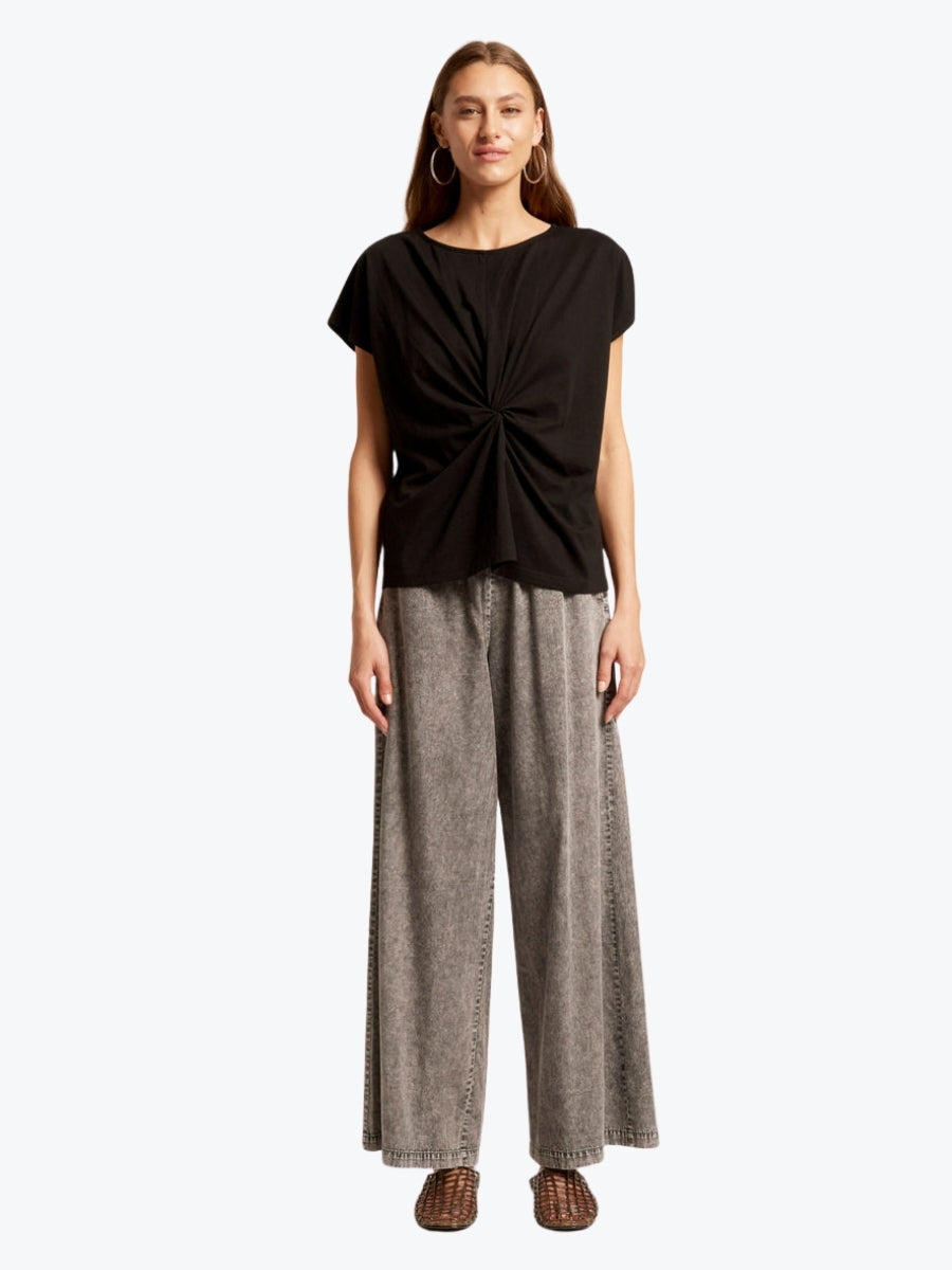 Eb + Ive Casa Twist Tshirt | Black