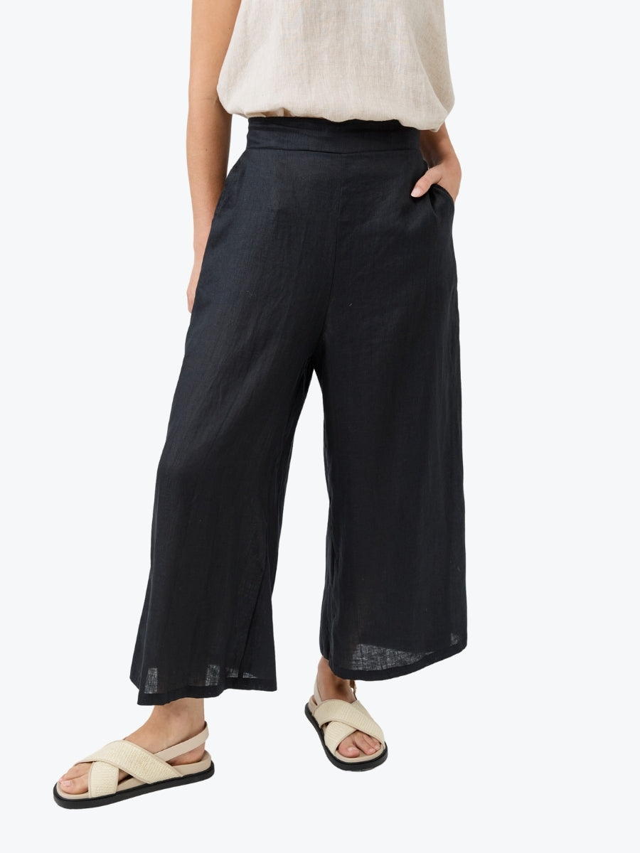 Eb&Ive Studio Crop Pant in Ebony