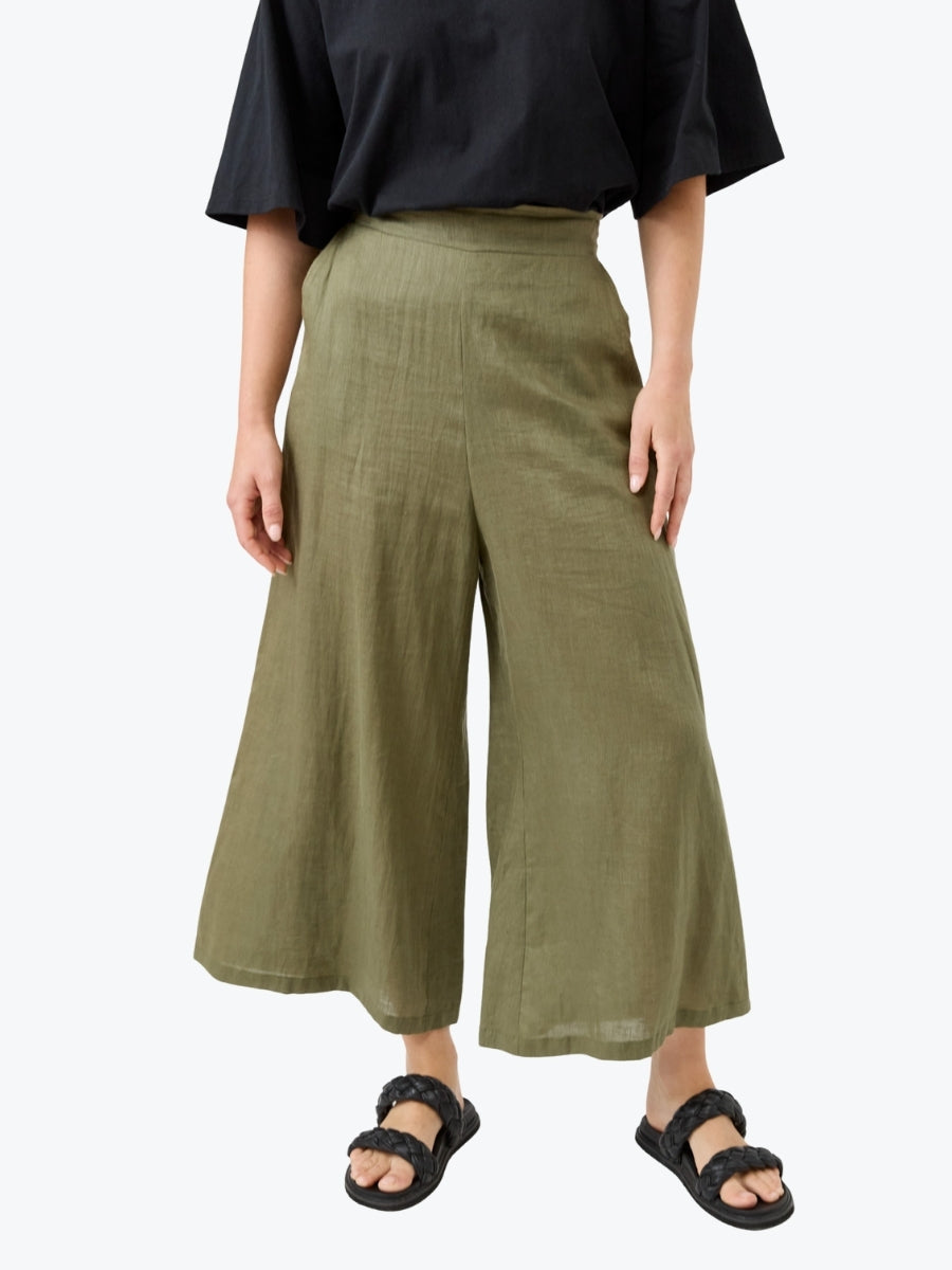 Eb&Ive Studio Crop Pant in Khaki