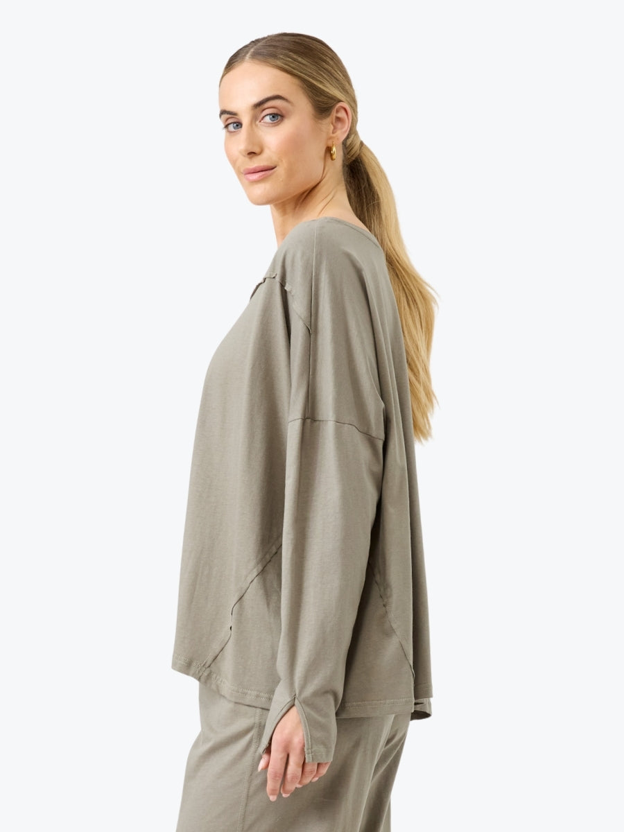 Eb&amp;Ive Studio Traveller Long Sleeve Tshirt