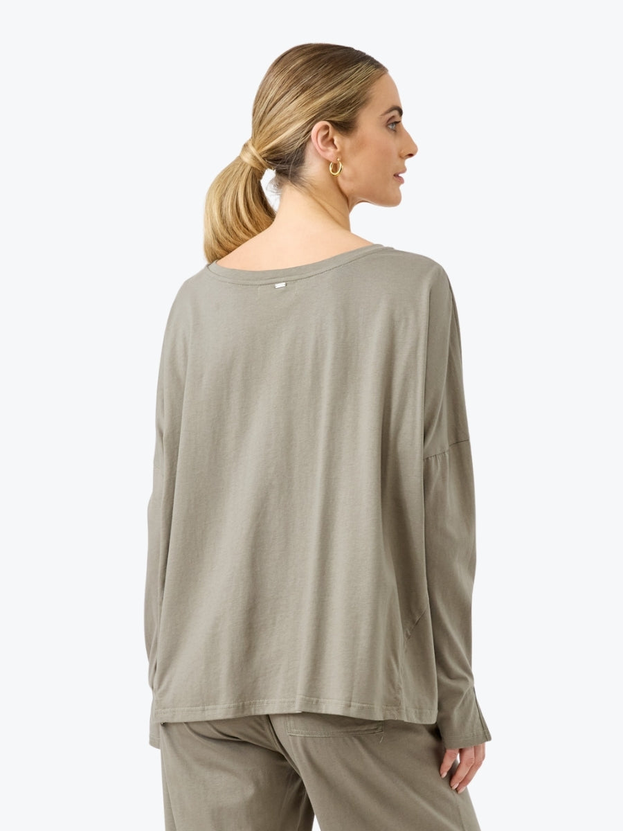 Eb&amp;Ive Studio Traveller Long Sleeve Tshirt