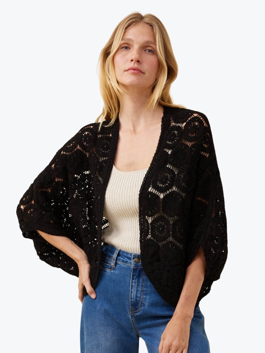 Isle of Mine Maggie Crochet Cape | Black