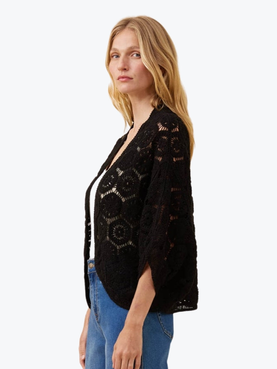 Isle of Mine Maggie Crochet Cape | Black