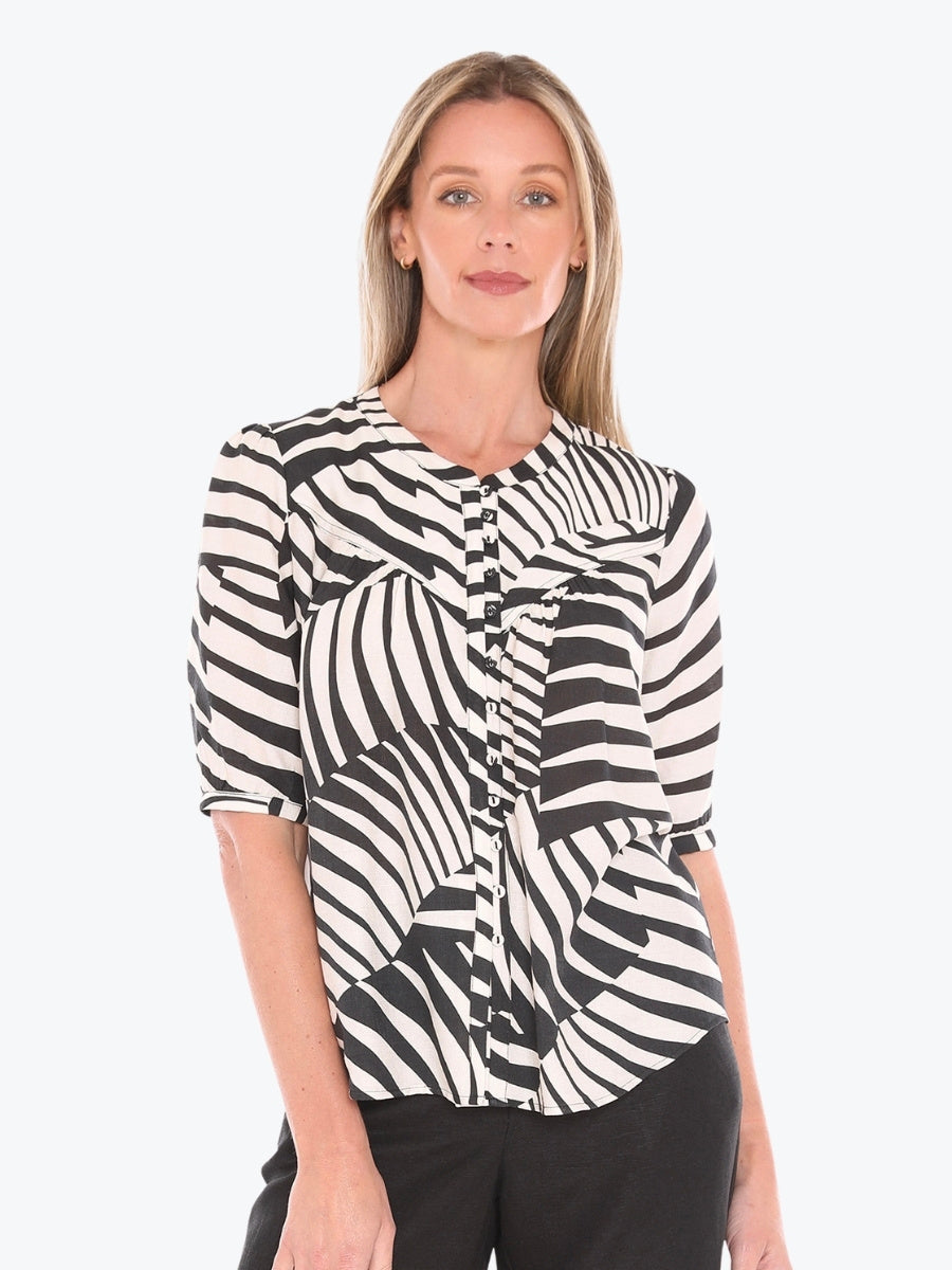 Jump Abstract Fern Top in Black/Ivory