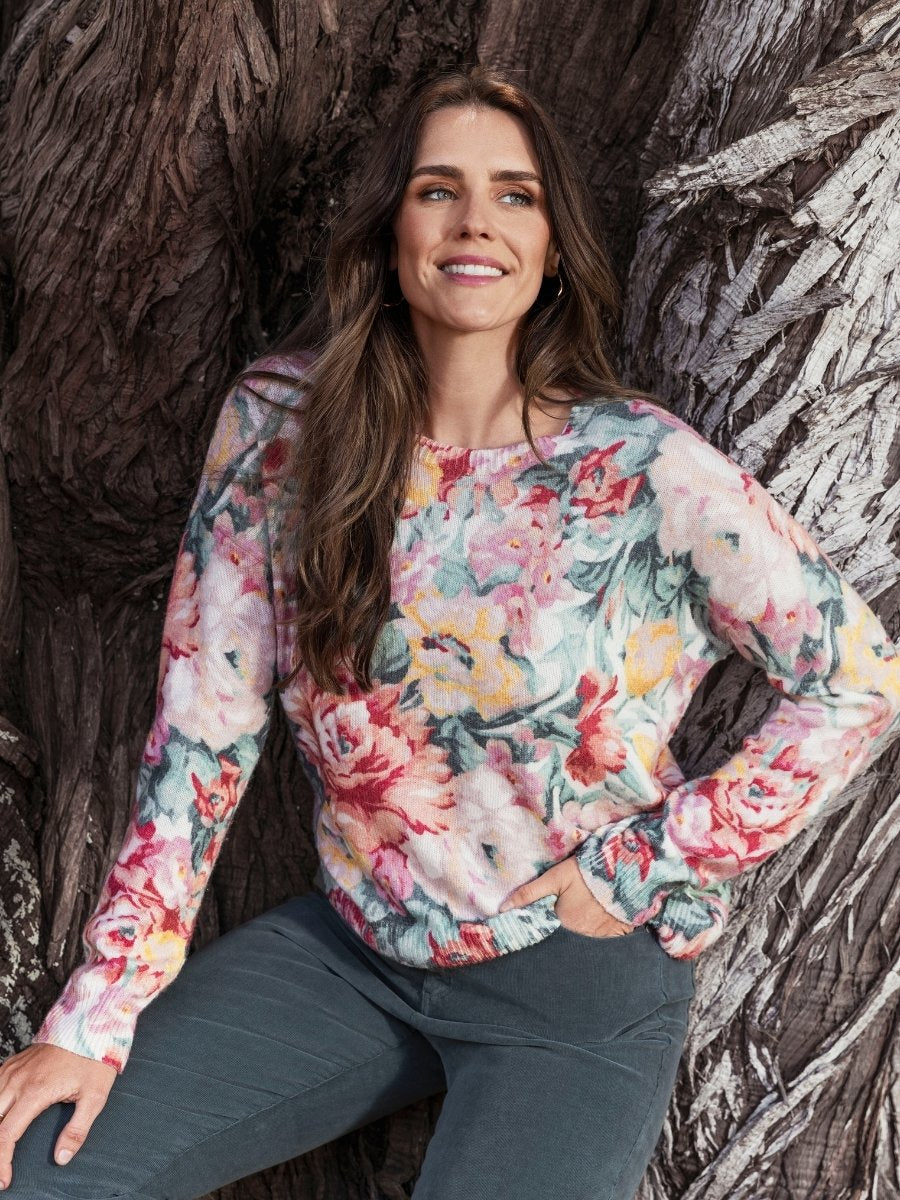 Jump Rose Tapestry Pullover in Multi floral