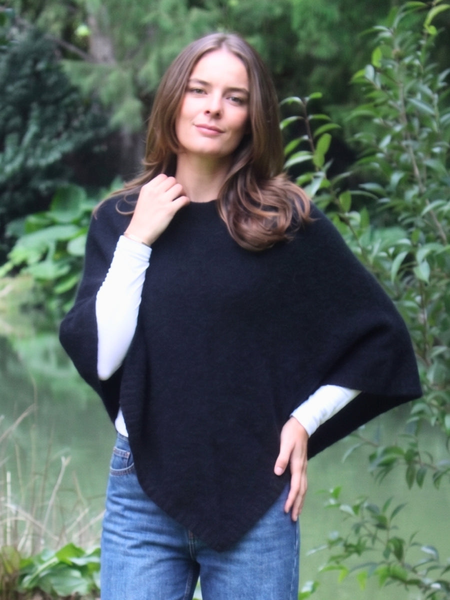 Lothlorian Plain Poncho | Black