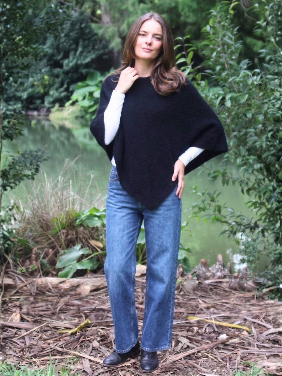 Lothlorian Plain Poncho | Black