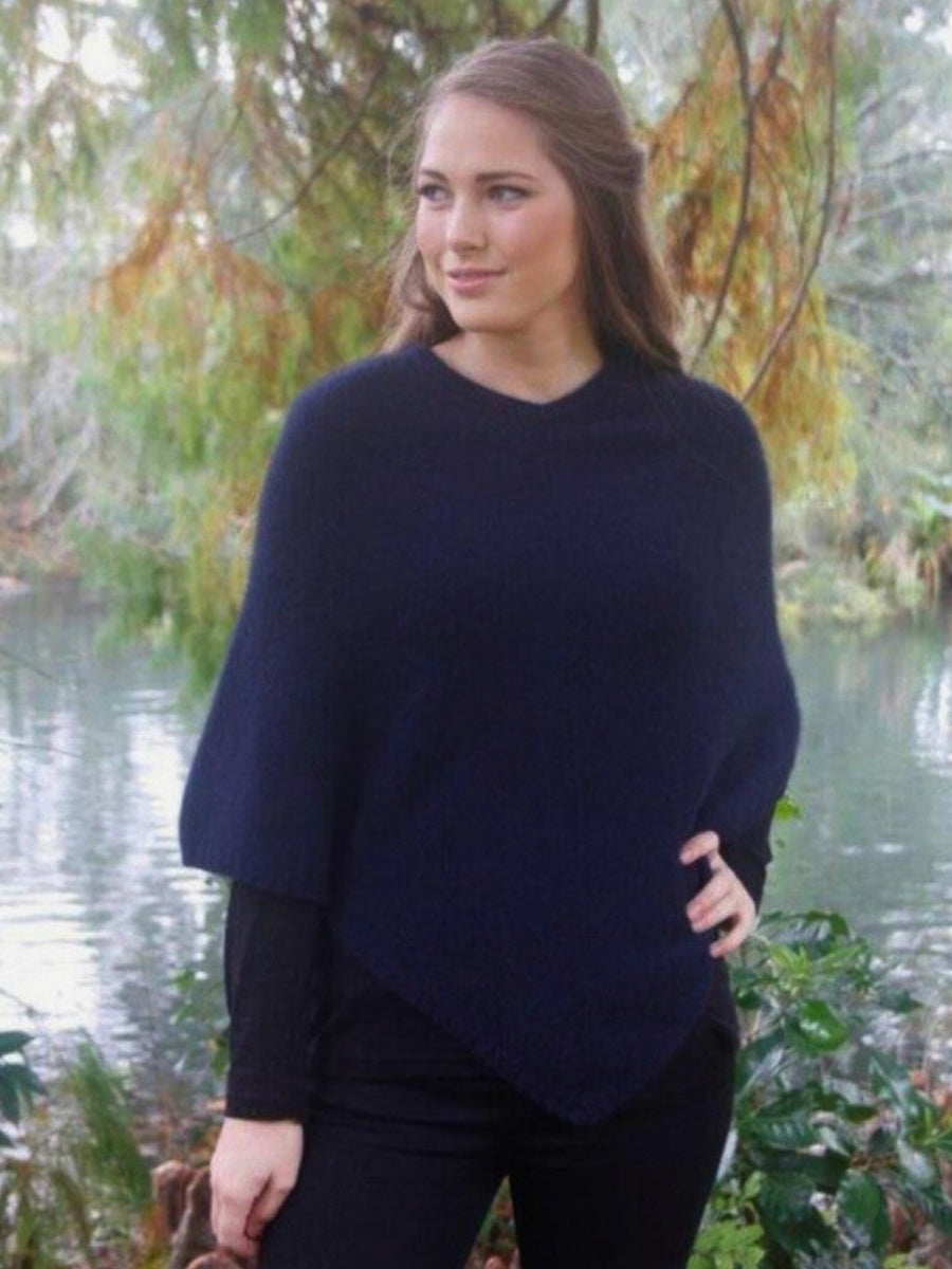 Lothlorian Plain Poncho in Midnight