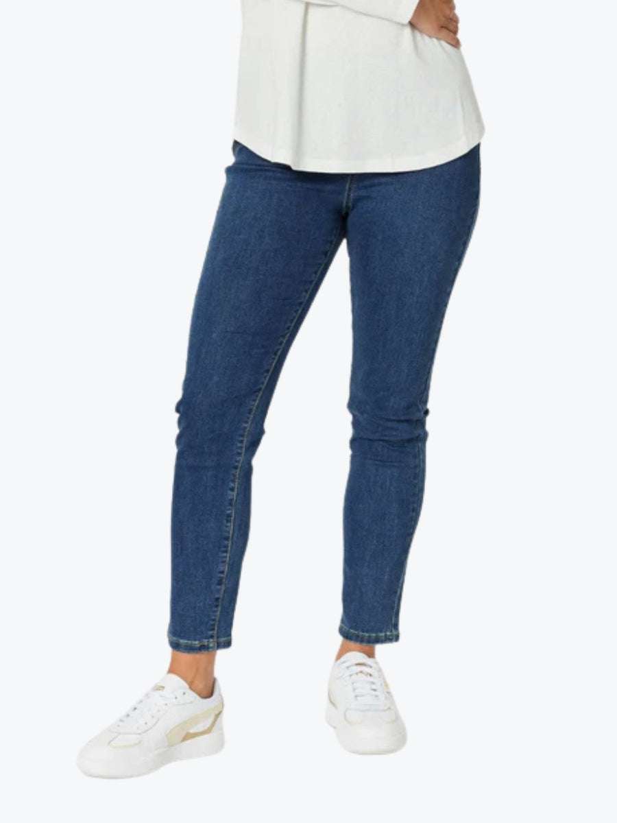 Threadz Chicago Slim Leg Jean in Dark Denim